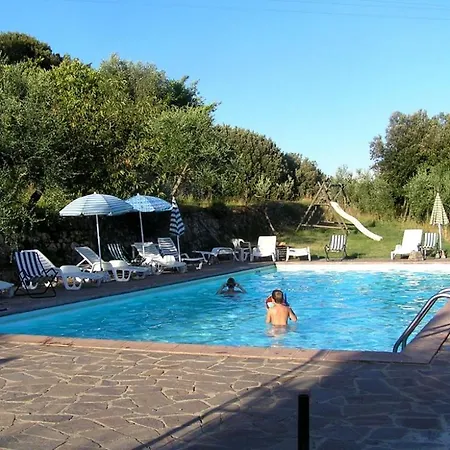 Sleeps 2 Pool Wifi Apartment *